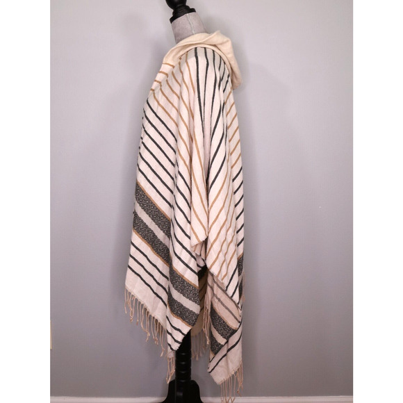 BCBGeneration Poncho Womens One Size Ivory Striped Fringe Hooded Cape bcbg - Picture 11 of 13